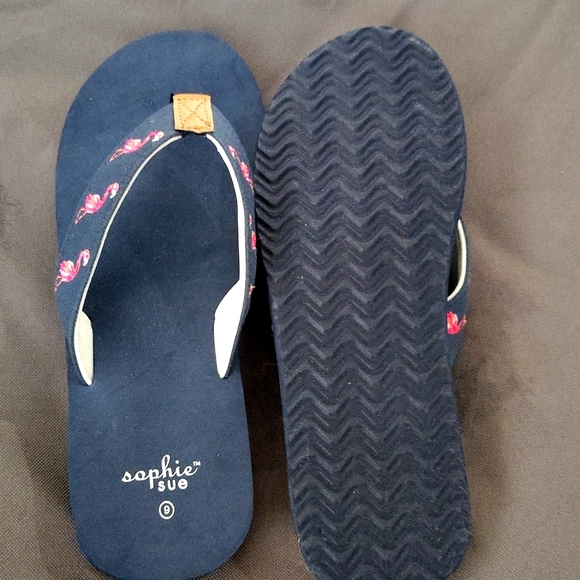 Flamingo Embroidered Navy Flip Flop size 9 - Picture 4 of 4